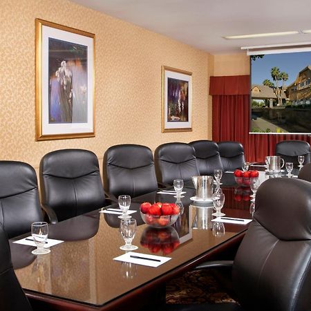 Azure Hotel&Suites Ontario Trademark Collection By Wyndham Affari foto